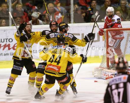 EBEL. Eishockey Bundesliga. KAC gegen 	UPC Vienna Capitals. Torjubel Jerry Pollastrone , Riley Holzapfel, Kelsey Tessier, Jamie Fraser (Vienna Capitals). Klagenfurt, am 2.4.2017.
Foto: Kuess

---
pressefotos, pressefotografie, kuess, qs, qspictures, sport, bild, bilder, bilddatenbank