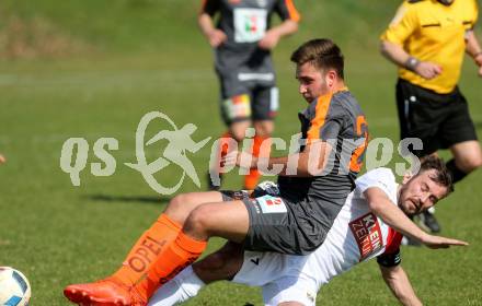 Fussball Kaerntner Liga. Maria Saal  gegen WAC Amateure. Roland Krenn (Maria Saal), Amar Hodzic (WAC). Klagenfurt, am 1.4.2017.
Foto: Kuess
---
pressefotos, pressefotografie, kuess, qs, qspictures, sport, bild, bilder, bilddatenbank