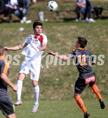 Fussball Kaerntner Liga. Maria Saal  gegen WAC Amateure. Aldamir Araujo Da Silva Filho (Maria Saal), Alexander Ranacher (WAC). Klagenfurt, am 1.4.2017.
Foto: Kuess
---
pressefotos, pressefotografie, kuess, qs, qspictures, sport, bild, bilder, bilddatenbank