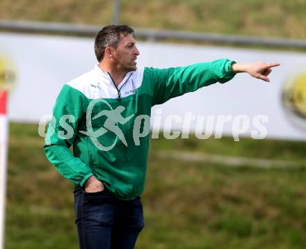 Fussball. Unterliga West. Ludmannsdorf gegen Rosegg. Trainer 	Pusterhofer Stefan (Rosegg). Ludmannsdorf, 2. 4. 2017.
Fotos: Kuess
---
pressefotos, pressefotografie, kuess, qs, qspictures, sport, bild, bilder, bilddatenbank