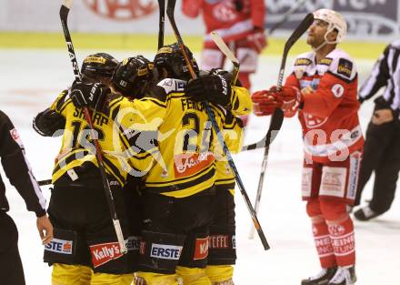 EBEL. Eishockey Bundesliga. KAC gegen 	UPC Vienna Capitals. Torjubel Ryan Connor McKiernan, MacGregor Sharp, Jonathan Ferland, Kelsey Tessier   (Vienna Capitals). Klagenfurt, am 7.4.2017.
Foto: Kuess

---
pressefotos, pressefotografie, kuess, qs, qspictures, sport, bild, bilder, bilddatenbank