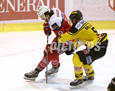 EBEL. Eishockey Bundesliga. KAC gegen 	UPC Vienna Capitals. Manuel Ganahl,  (KAC),  Ryan McKiernan (Vienna Capitals). Klagenfurt, am 7.4.2017.
Foto: Kuess

---
pressefotos, pressefotografie, kuess, qs, qspictures, sport, bild, bilder, bilddatenbank