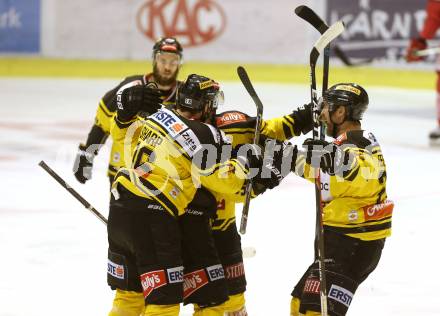 EBEL. Eishockey Bundesliga. KAC gegen 	UPC Vienna Capitals. Torjubel Ryan Connor McKiernan, MacGregor Sharp, Jonathan Ferland, Kelsey Tessier   (Vienna Capitals). Klagenfurt, am 7.4.2017.
Foto: Kuess

---
pressefotos, pressefotografie, kuess, qs, qspictures, sport, bild, bilder, bilddatenbank