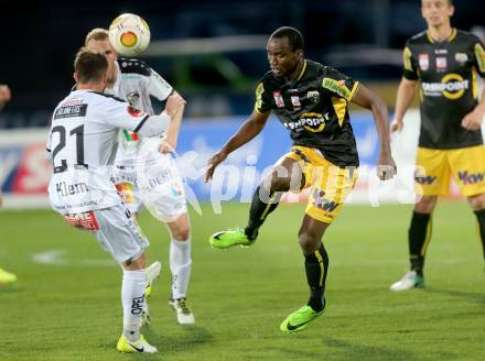 Fussball Bundesliga. RZ Pellets WAC gegen Cashpoint SCR Altach. Christian Klem,  (WAC), Nicolas Brice Moumi Ngamaleu (Altach). Wolfsberg, am 8.3.2017.
Foto: Kuess

---
pressefotos, pressefotografie, kuess, qs, qspictures, sport, bild, bilder, bilddatenbank