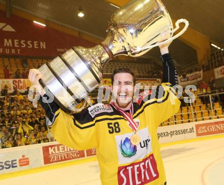 EBEL. Eishockey Bundesliga. KAC gegen 	UPC Vienna Capitals. Meisterjubel Ryan Connor McKiernan  (Vienna Capitals). Klagenfurt, am 7.4.2017.
Foto: Kuess

---
pressefotos, pressefotografie, kuess, qs, qspictures, sport, bild, bilder, bilddatenbank