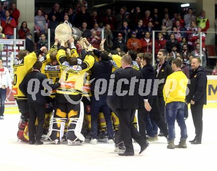 EBEL. Eishockey Bundesliga. KAC gegen 	UPC Vienna Capitals. Meisterjubel   (Vienna Capitals). Klagenfurt, am 7.4.2017.
Foto: Kuess

---
pressefotos, pressefotografie, kuess, qs, qspictures, sport, bild, bilder, bilddatenbank