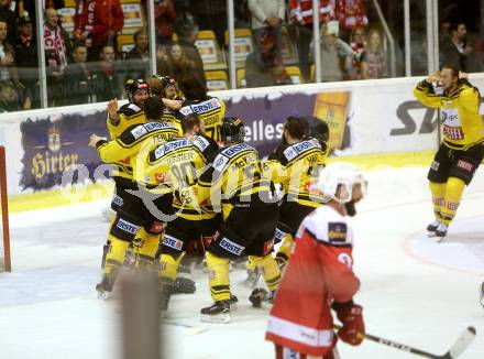 EBEL. Eishockey Bundesliga. KAC gegen 	UPC Vienna Capitals. Meisterjubel   (Vienna Capitals). Klagenfurt, am 7.4.2017.
Foto: Kuess

---
pressefotos, pressefotografie, kuess, qs, qspictures, sport, bild, bilder, bilddatenbank