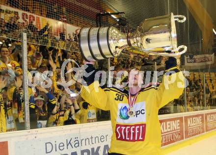 EBEL. Eishockey Bundesliga. KAC gegen 	UPC Vienna Capitals. Meisterjubel  David Kickert (Vienna Capitals). Klagenfurt, am 7.4.2017.
Foto: Kuess

---
pressefotos, pressefotografie, kuess, qs, qspictures, sport, bild, bilder, bilddatenbank