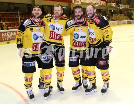 EBEL. Eishockey Bundesliga. KAC gegen 	UPC Vienna Capitals. Meisterjubel Tyler Cuma, Jamie Fraser, Riley Holzapfel, Aaron Brocklehurst  (Vienna Capitals). Klagenfurt, am 7.4.2017.
Foto: Kuess

---
pressefotos, pressefotografie, kuess, qs, qspictures, sport, bild, bilder, bilddatenbank