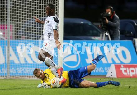 Fussball Bundesliga. RZ Pellets WAC gegen Cashpoint SCR Altach. Dever Akeem Orgill,  (WAC), Andreas Lukse (Altach). Wolfsberg, am 8.3.2017.
Foto: Kuess

---
pressefotos, pressefotografie, kuess, qs, qspictures, sport, bild, bilder, bilddatenbank