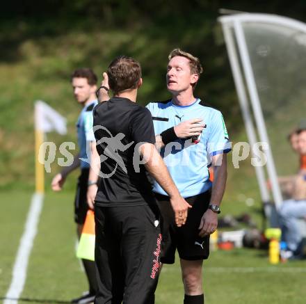 Fussball. Kaerntner Liga. Koettmannsdorf gegen Lendorf. Trainer Christoph Morgenstern (Lendorf), Schiedsrichter Christian Maier. Koettmannsdorf, 9.4.2017.
Foto: Kuess
---
pressefotos, pressefotografie, kuess, qs, qspictures, sport, bild, bilder, bilddatenbank