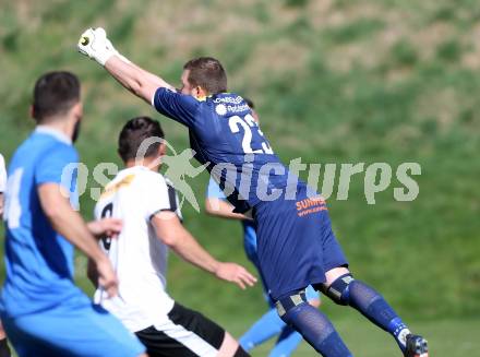 Fussball. Kaerntner Liga. Eberstein gegen ASV. Patrick Christian Boeck (Eberstein). Eberstein, 8.4.2017.
Foto: Kuess
---
pressefotos, pressefotografie, kuess, qs, qspictures, sport, bild, bilder, bilddatenbank