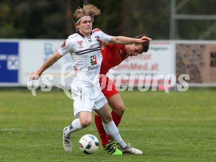 Fussball Kaerntner Liga. ATUS Ferlach gegen WAC Amateure. Martin Sustersic (Ferlach), Marcel Holzer (WAC). Ferlach, am 13.4.2017.
Foto: Kuess
---
pressefotos, pressefotografie, kuess, qs, qspictures, sport, bild, bilder, bilddatenbank