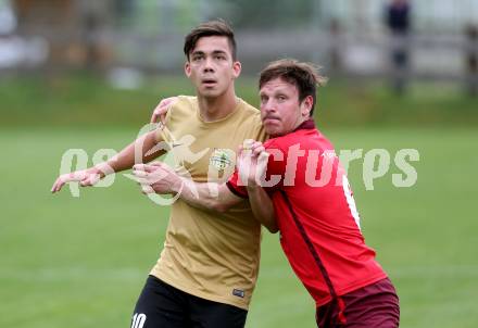 Fussball Kaerntner Liga. Lind gegen Koettmannsdorf. David Obweger,  (Lind), Dominik Kruschitz (Koettmannsdorf). Lind, am 15.4.2017.
Foto: Kuess
---
pressefotos, pressefotografie, kuess, qs, qspictures, sport, bild, bilder, bilddatenbank