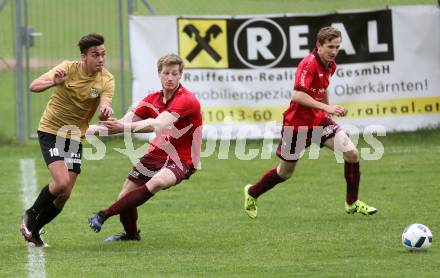 Fussball Kaerntner Liga. Lind gegen Koettmannsdorf. Peter Rainer, Mathias Johann Hopfgartner (Lind), Dominik Kruschitz (Koettmannsdorf). Lind, am 15.4.2017.
Foto: Kuess
---
pressefotos, pressefotografie, kuess, qs, qspictures, sport, bild, bilder, bilddatenbank