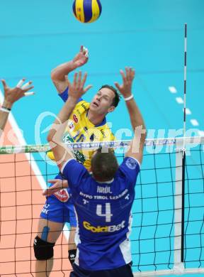 AVL. DenizBank AG Volley League Men. 5. Finalspiel. SK Posojilnica Aich/Dob gegen Hypo Tirol VT. Nejc Pusnik (Aich Dob), Jan Krol  (Tirol). Bleiburg, am 23.4.2017.
Foto: Kuess
---
pressefotos, pressefotografie, kuess, qs, qspictures, sport, bild, bilder, bilddatenbank