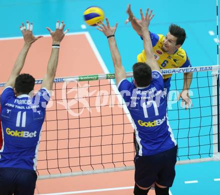 AVL. DenizBank AG Volley League Men. 5. Finalspiel. SK Posojilnica Aich/Dob gegen Hypo Tirol VT. Anton Lukas Menner (Aich Dob),  Pedro H. Frances, Murat Yenipazar  (Tirol). Bleiburg, am 23.4.2017.
Foto: Kuess
---
pressefotos, pressefotografie, kuess, qs, qspictures, sport, bild, bilder, bilddatenbank