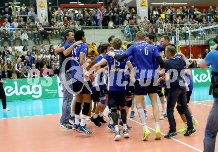 AVL. DenizBank AG Volley League Men. 5. Finalspiel. SK Posojilnica Aich/Dob gegen Hypo Tirol VT.  Meisterjubel Tirol. Bleiburg, am 23.4.2017.
Foto: Kuess
---
pressefotos, pressefotografie, kuess, qs, qspictures, sport, bild, bilder, bilddatenbank