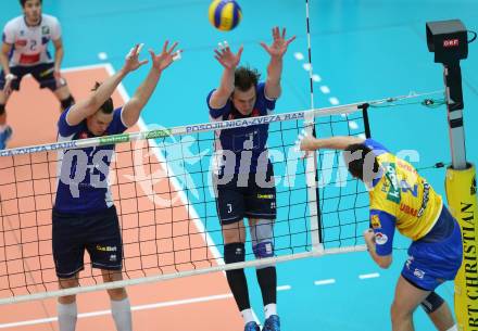 AVL. DenizBank AG Volley League Men. 5. Finalspiel. SK Posojilnica Aich/Dob gegen Hypo Tirol VT. Michal Petras (Aich Dob), Marek Beer, Stefan Chrtiansky  (Tirol). Bleiburg, am 23.4.2017.
Foto: Kuess
---
pressefotos, pressefotografie, kuess, qs, qspictures, sport, bild, bilder, bilddatenbank