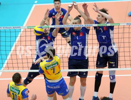 AVL. DenizBank AG Volley League Men. 5. Finalspiel. SK Posojilnica Aich/Dob gegen Hypo Tirol VT. Uros Pavlicic  (Aich Dob),  Jan Krol, Marek Beer, Stefan Chrtiansky (Tirol). Bleiburg, am 23.4.2017.
Foto: Kuess
---
pressefotos, pressefotografie, kuess, qs, qspictures, sport, bild, bilder, bilddatenbank