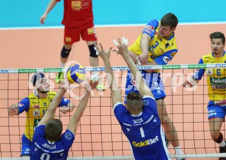 AVL. DenizBank AG Volley League Men. 5. Finalspiel. SK Posojilnica Aich/Dob gegen Hypo Tirol VT. Michal Hruska (Aich Dob),  Martti Juhkami, Marek Beer  (Tirol). Bleiburg, am 23.4.2017.
Foto: Kuess
---
pressefotos, pressefotografie, kuess, qs, qspictures, sport, bild, bilder, bilddatenbank