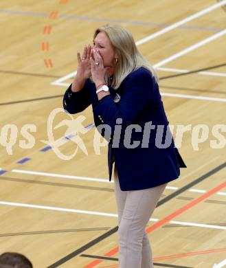 Basketball 2. Bundesliga. Playoff  SF2.  Villach Raiders gegen Mistelbach Mustangs. Trainerin Natalia Tcherkacheva (Villach). Villach, am 29.4.2017.
Foto: Kuess
---
pressefotos, pressefotografie, kuess, qs, qspictures, sport, bild, bilder, bilddatenbank