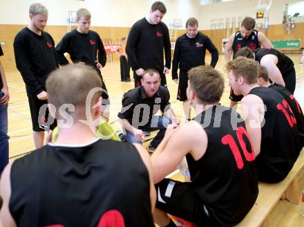 Basketball 2. Bundesliga. Playoff  SF2.  Villach Raiders gegen Mistelbach Mustangs. Trainer Martin Weissenboeck  (Mistelbach). Villach, am 29.4.2017.
Foto: Kuess
---
pressefotos, pressefotografie, kuess, qs, qspictures, sport, bild, bilder, bilddatenbank