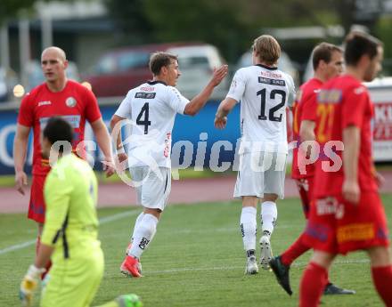 Fussball. Kaerntner Liga. WAC Amateure gegen Lendorf. Torjubel Christopher Wernitznig, Marcel Holzer (WAC Amat.).  Wolfsberg, 5.5.2017.
Foto: Kuess
Foto: Kuess
---
pressefotos, pressefotografie, kuess, qs, qspictures, sport, bild, bilder, bilddatenbank