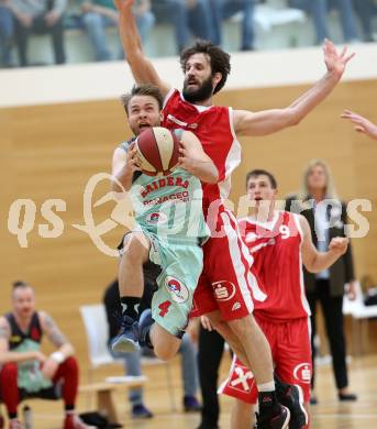 Basketball 2. Bundesliga. Playoff.  Villach Raiders gegen St. Poelten Dragons.  Timi Huber (Villach), Denis Soldo (St. Poelten). Villach, am 21.5.2017.
Foto: Kuess
---
pressefotos, pressefotografie, kuess, qs, qspictures, sport, bild, bilder, bilddatenbank