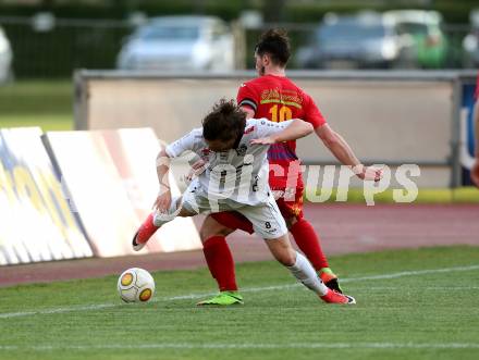 Fussball. Kaerntner Liga. WAC Amateure gegen Lendorf. Thomas Zuendel (WAC Amat.), Julian Mataln  (Lendorf).  Wolfsberg, 5.5.2017.
Foto: Kuess
---
pressefotos, pressefotografie, kuess, qs, qspictures, sport, bild, bilder, bilddatenbank