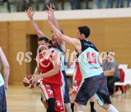 Basketball 2. Bundesliga. Playoff.  Villach Raiders gegen St. Poelten Dragons.  Simon Finzgar, Erik Rhinehart (Villach), Martin Speiser (St. Poelten). Villach, am 21.5.2017.
Foto: Kuess
---
pressefotos, pressefotografie, kuess, qs, qspictures, sport, bild, bilder, bilddatenbank