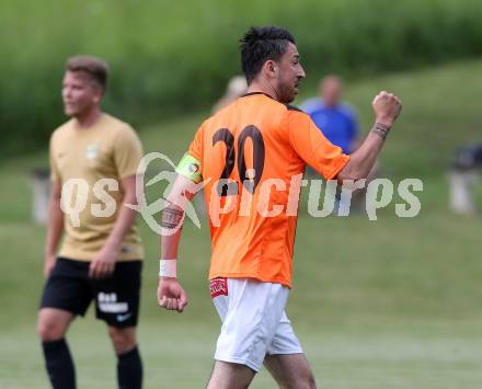 Fussball Kaerntner Liga. Koettmannsdorf gegen Spittal. Torjubel Dejan Kecanovic (Spittal). Koettmannsdorf, am 24.5.2017.
Foto: Kuess
---
pressefotos, pressefotografie, kuess, qs, qspictures, sport, bild, bilder, bilddatenbank