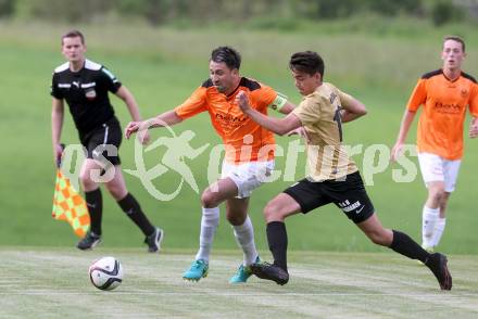 Fussball Kaerntner Liga. Koettmannsdorf gegen Spittal. Dominik Kruschitz,  (Koettmannsdorf), Dejan Kecanovic (Spittal). Koettmannsdorf, am 24.5.2017.
Foto: Kuess
---
pressefotos, pressefotografie, kuess, qs, qspictures, sport, bild, bilder, bilddatenbank