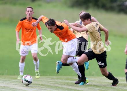 Fussball Kaerntner Liga. Koettmannsdorf gegen Spittal. Dominik Kruschitz, (Koettmannsdorf), Dejan Kecanovic  (Spittal). Koettmannsdorf, am 24.5.2017.
Foto: Kuess
---
pressefotos, pressefotografie, kuess, qs, qspictures, sport, bild, bilder, bilddatenbank