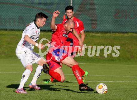 Fussball. Kaerntner Liga. WAC Amateure gegen SAK. Sandro Widni (WAC), Christian Dlopst (SAK). St. Andrae, 26.5.2017. 
Foto: Kuess
---
pressefotos, pressefotografie, kuess, qs, qspictures, sport, bild, bilder, bilddatenbank