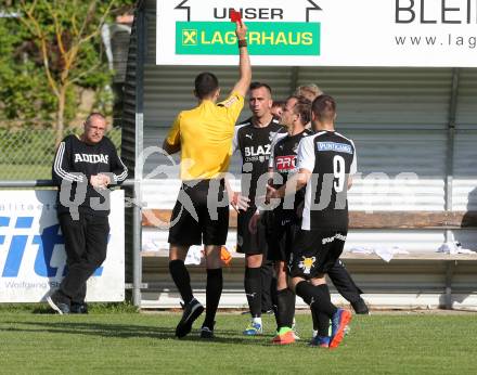 Fussball. Kaerntner Liga. Bleiburg gegen Spittal.  Rote Karte Miroslav Grbic (Bleiburg). Bleiburg, 13.5.2017.
Foto: Kuess
---
pressefotos, pressefotografie, kuess, qs, qspictures, sport, bild, bilder, bilddatenbank