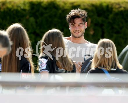 Fussball Bundesliga. RZ Pellets WAC gegen  SK Puntigamer Sturm Graz.  Roland Putsche mit Fans (WAC). Wolfsberg, am 28.5.2017.
Foto: Kuess

---
pressefotos, pressefotografie, kuess, qs, qspictures, sport, bild, bilder, bilddatenbank