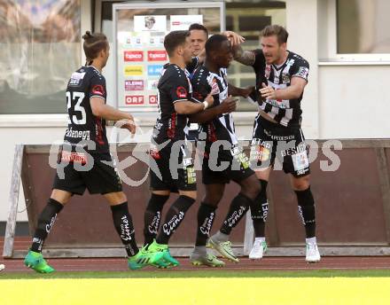 Fussball Bundesliga. RZ Pellets WAC gegen  SK Puntigamer Sturm Graz.  Torjubel Dever Akeem Orgill, Michael Sollbauer, Peter Tschernegg (WAC). Wolfsberg, am 28.5.2017.
Foto: Kuess

---
pressefotos, pressefotografie, kuess, qs, qspictures, sport, bild, bilder, bilddatenbank