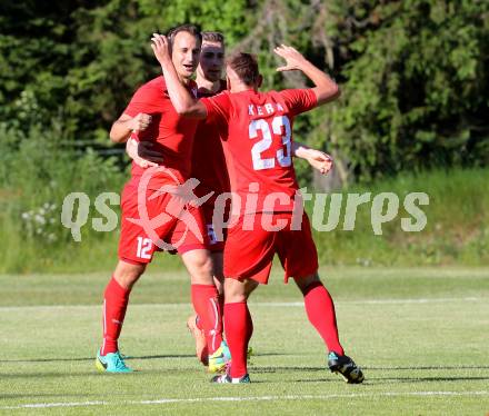 Fussball Kaerntner Liga. ATUS Ferlach gegen Lind. Torjubel Alexander Krainer (Ferlach). Ferlach, am 27.5.2017.
Foto: Kuess
---
pressefotos, pressefotografie, kuess, qs, qspictures, sport, bild, bilder, bilddatenbank