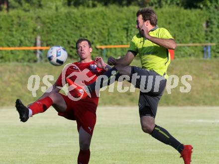 Fussball Kaerntner Liga. ATUS Ferlach gegen Lind. Thomas Waldhauser,  (Ferlach), Mario Zagler (Lind). Ferlach, am 27.5.2017.
Foto: Kuess
---
pressefotos, pressefotografie, kuess, qs, qspictures, sport, bild, bilder, bilddatenbank