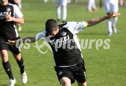 Fussball. Kaerntner Liga. Bleiburg gegen Spittal.  Torjubel Christopher Knauder  (Bleiburg). Bleiburg, 13.5.2017.
Foto: Kuess
---
pressefotos, pressefotografie, kuess, qs, qspictures, sport, bild, bilder, bilddatenbank