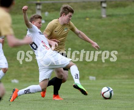 Fussball Kaerntner Liga. Koettmannsdorf gegen WAC Amateure. Phillip Schaschl,  (Koettmannsdorf), Florian Manfred Schatz (WAC). Koettmannsdorf, am 4.6.2017.
Foto: Kuess
---
pressefotos, pressefotografie, kuess, qs, qspictures, sport, bild, bilder, bilddatenbank