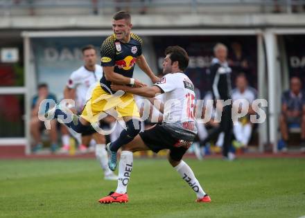 Fussball Tipico Bundesliga. RZ Pellets WAC gegen FC Red Bull Salzburg. Nemanja Rnic,  (WAC), Valon Berisha (Salzburg). Wolfsberg, am  22.7.2017.
Foto: Kuess

---
pressefotos, pressefotografie, kuess, qs, qspictures, sport, bild, bilder, bilddatenbank