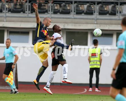 Fussball Tipico Bundesliga. RZ Pellets WAC gegen FC Red Bull Salzburg. Issiaka Ouedraogo,  (WAC), Duje Caleta Car (Salzburg). Wolfsberg, am  22.7.2017.
Foto: Kuess

---
pressefotos, pressefotografie, kuess, qs, qspictures, sport, bild, bilder, bilddatenbank