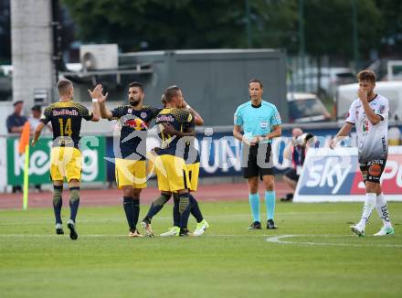 Fussball Tipico Bundesliga. RZ Pellets WAC gegen FC Red Bull Salzburg. Torjubel Salzburg. Wolfsberg, am  22.7.2017.
Foto: Kuess

---
pressefotos, pressefotografie, kuess, qs, qspictures, sport, bild, bilder, bilddatenbank