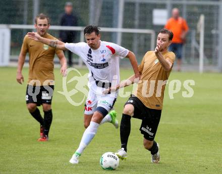 Fussball Kaerntner Liga. SAK gegen Koettmannsdorf.  Amer Krcic,  (SAK),  Nico Hrstic (Koettmannsdorf). Klagenfurt, am 28.7.2017.
Foto: Kuess
---
pressefotos, pressefotografie, kuess, qs, qspictures, sport, bild, bilder, bilddatenbank