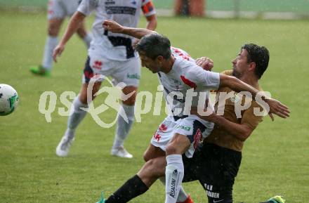 Fussball Kaerntner Liga. SAK gegen Koettmannsdorf. Thomas Riedl,  (SAK),  Christian Sablatnig (Koettmannsdorf). Klagenfurt, am 28.7.2017.
Foto: Kuess
---
pressefotos, pressefotografie, kuess, qs, qspictures, sport, bild, bilder, bilddatenbank