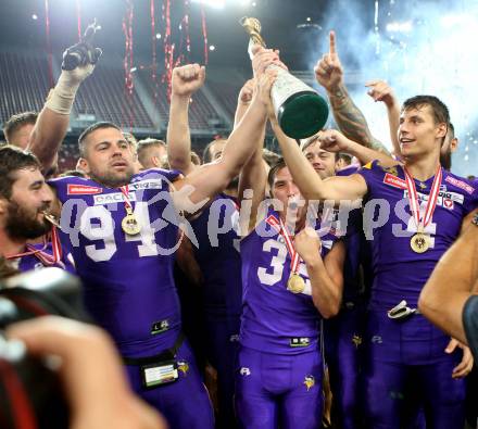 American Football. AFL. American Football League. Finale. Austrian Bowl. Dacia Vikings Vienna gegen Swarco Raiders Tirol. Jubel Vikings. Klagenfurt, am 29.7.2017.
Foto: Kuess
---
pressefotos, pressefotografie, kuess, qs, qspictures, sport, bild, bilder, bilddatenbank