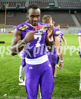 American Football. AFL. American Football League. Finale. Austrian Bowl. Dacia Vikings Vienna gegen Swarco Raiders Tirol. Jubel Leonel Misangumukini (Vikings). Klagenfurt, am 29.7.2017.
Foto: Kuess
---
pressefotos, pressefotografie, kuess, qs, qspictures, sport, bild, bilder, bilddatenbank