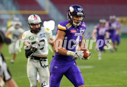 American Football. AFL. American Football League. Finale. Austrian Bowl. Dacia Vikings Vienna gegen Swarco Raiders Tirol. Bernhard Seikovits,  (Vikings), Vincent Mueller (Raiders). Klagenfurt, am 29.7.2017.
Foto: Kuess
---
pressefotos, pressefotografie, kuess, qs, qspictures, sport, bild, bilder, bilddatenbank